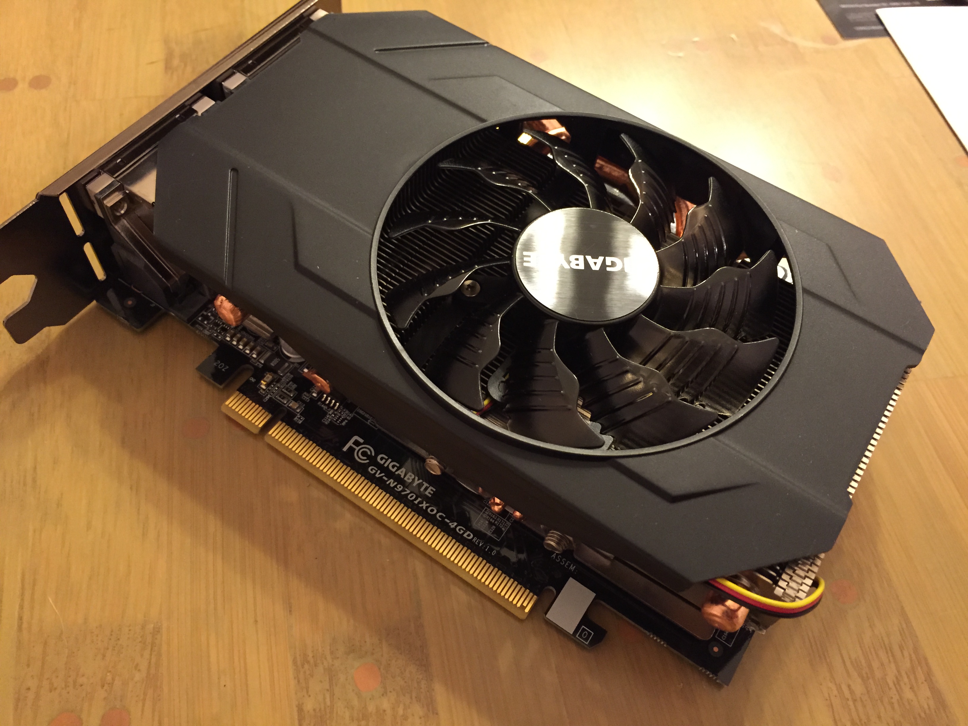 ギガバイト GTX970 シングルファン