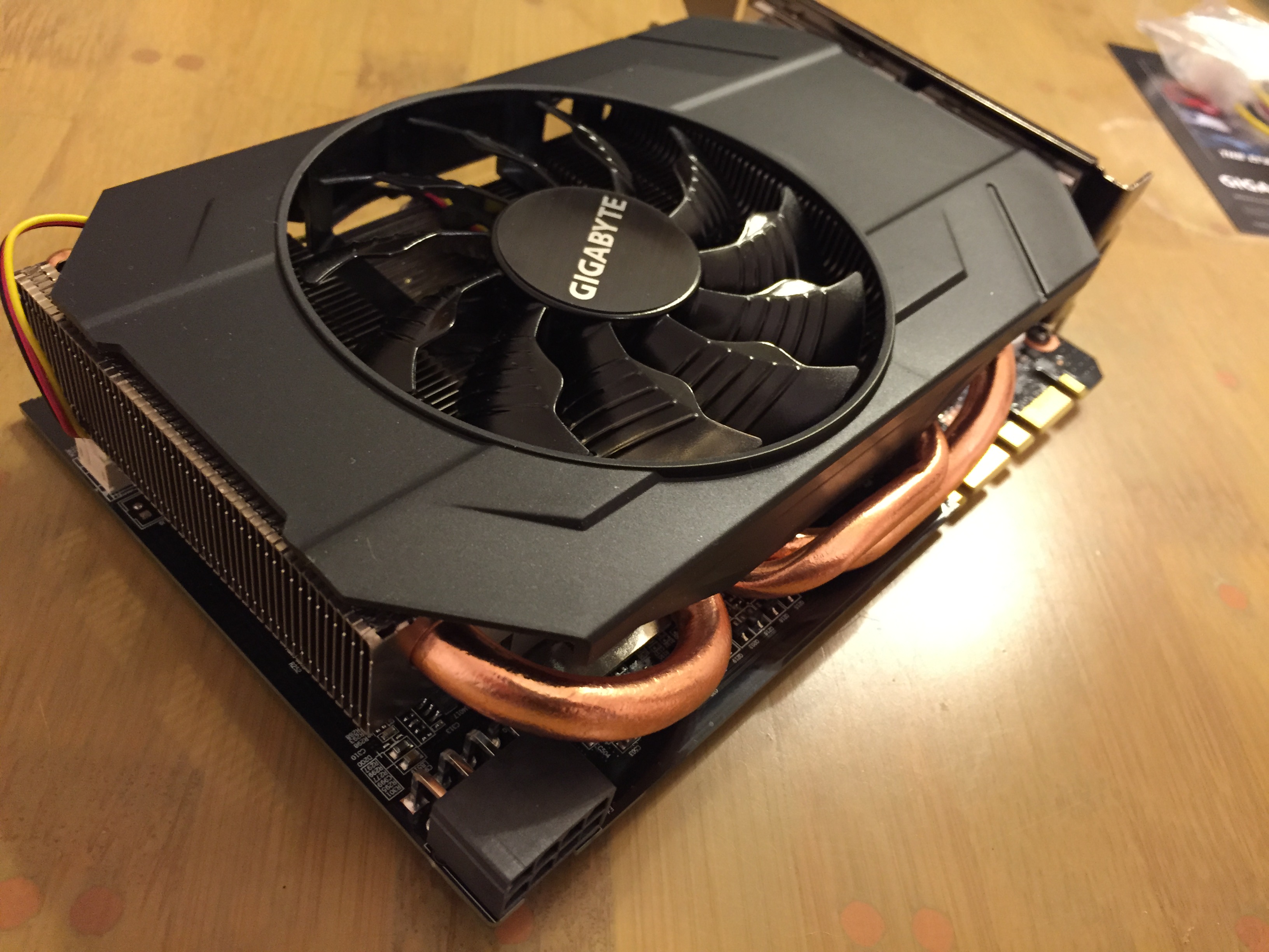 ギガバイト GTX970 シングルファン